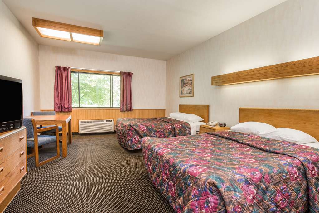 Travelodge Indianapolis Castleton Room photo