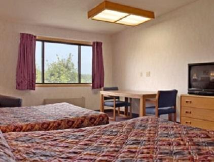 Travelodge Indianapolis Castleton Room photo