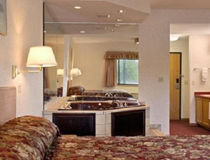 Travelodge Indianapolis Castleton Room photo