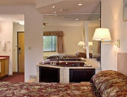 Travelodge Indianapolis Castleton Room photo