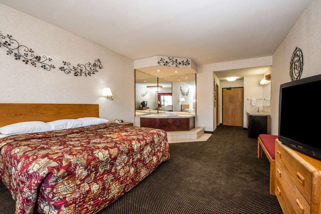 Travelodge Indianapolis Castleton Room photo